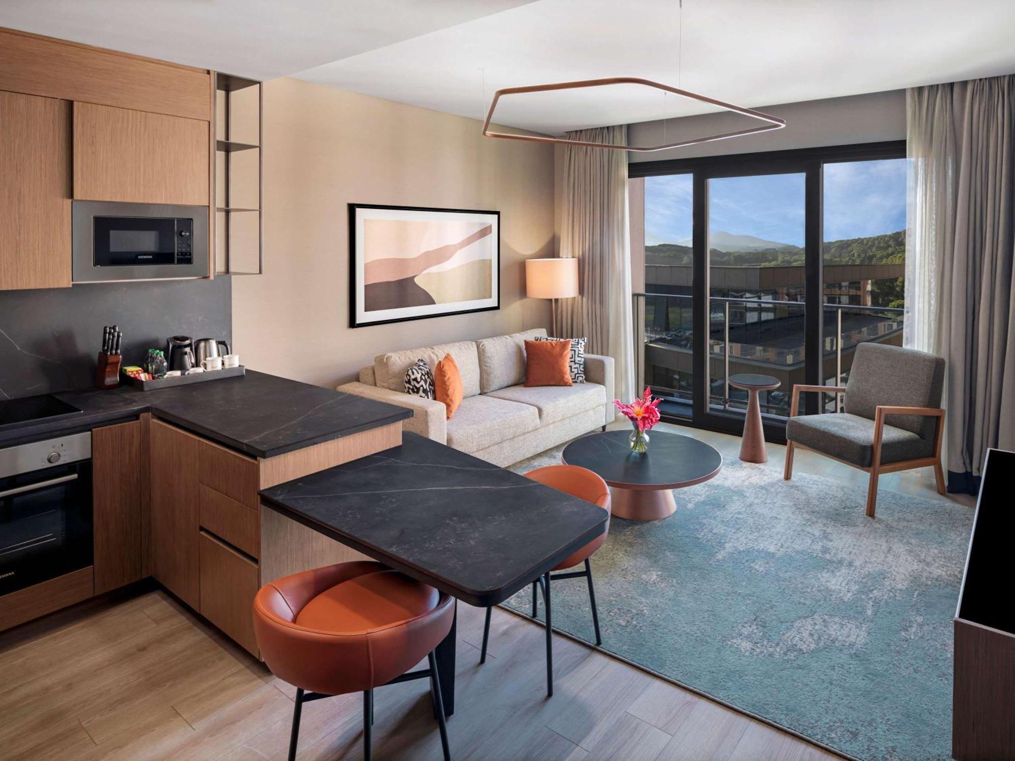 Moevenpick Living Saklivadi Otel *